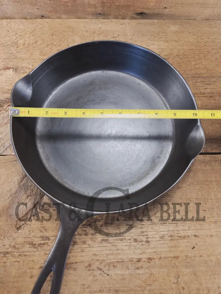 Wapak #8 straight logo with βGhost Mark Erieβ 704 Cast Iron Skillet Fully restored and seasoned ready to use! Skillet