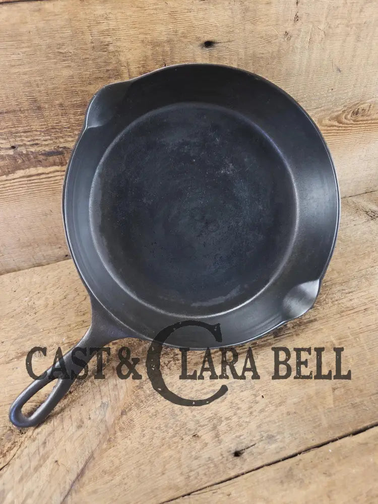 Wapak #8 straight logo with ’Ghost Mark Erie’ 704 Cast Iron Skillet Fully restored and seasoned ready to use! Skillet
