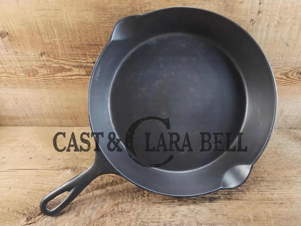 Wapak #9 with ’Ghost Mark Erie’ Cast Iron Skillet Fully restored and seasoned ready to use! Skillet