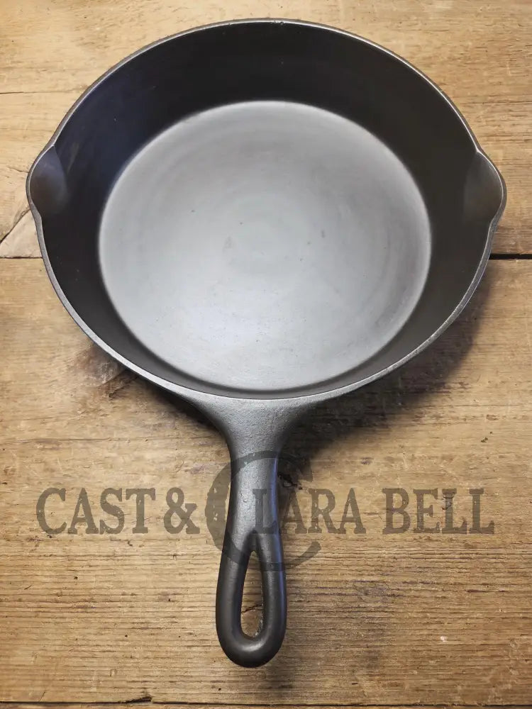1930βs Wardway by Wagner Cast iron Skillet. #9 Size #1433. These are not found often beautiful every day skillet with a
