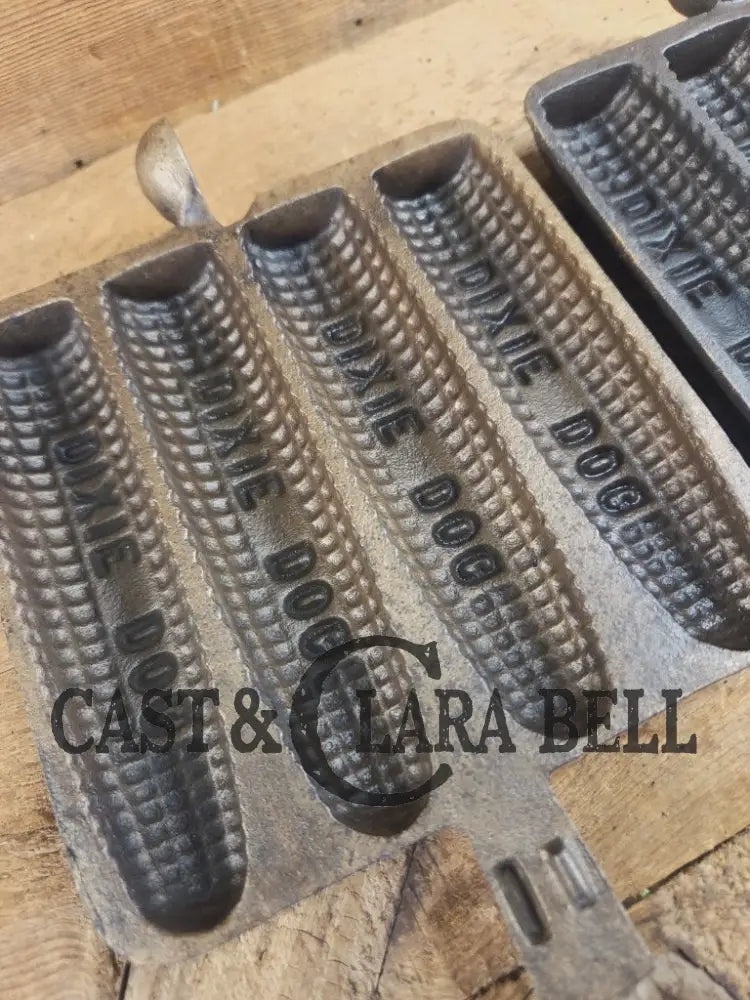 What a COOL novelty! Rare Dixie Mfg and Co. Dixie Dog cornbread waffle iron! Waffle Iron