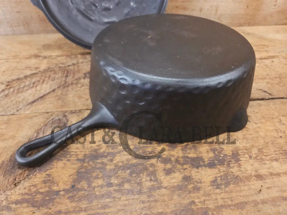 What is a ’hammered ugly’ #8 Chicken Fryer? A very cool unusual piece! - Skillet