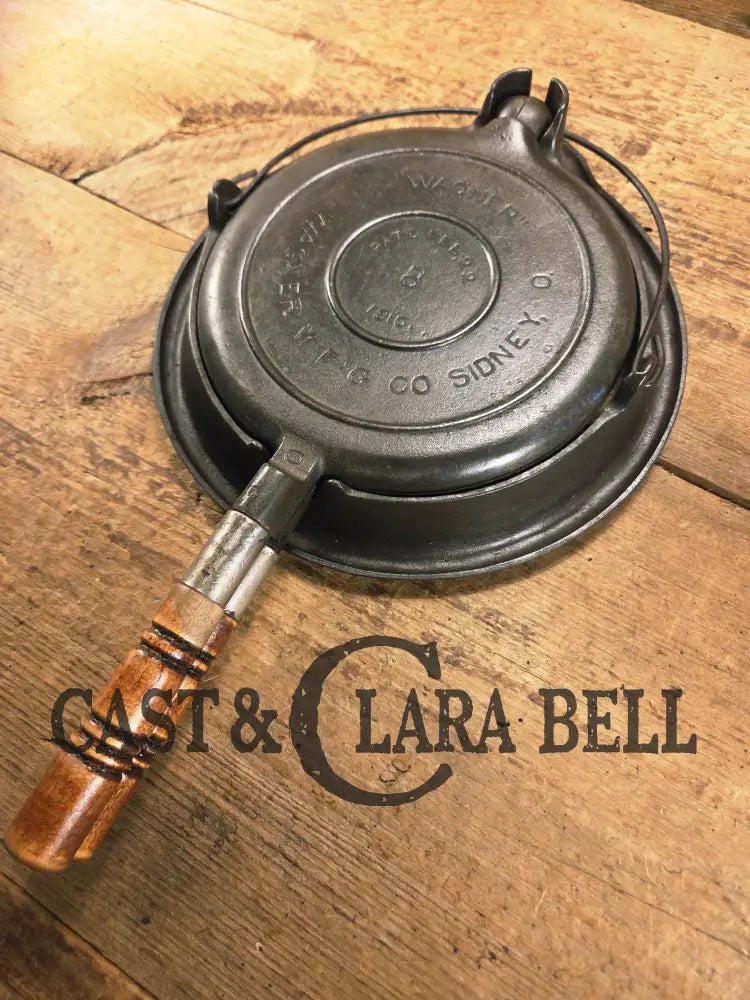 Whoa!! 1910βs Early Wagner βArcβ style logo Mfg Co. Sidney O #8 Waffle Iron with Short Base!