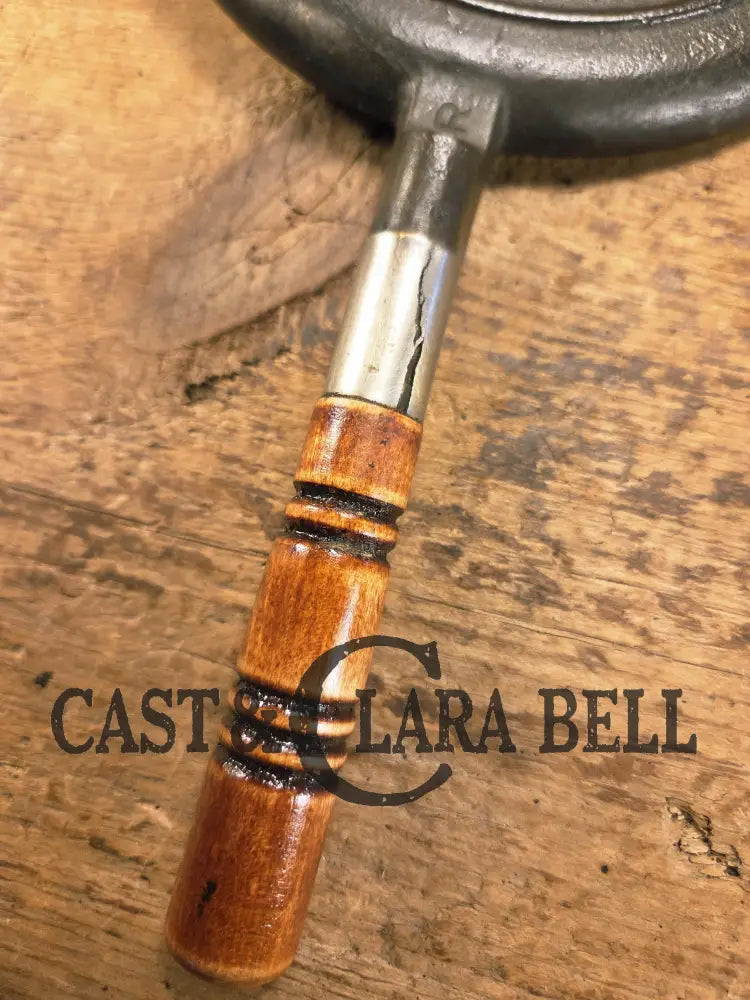 Whoa!! 1910βs Early Wagner βArcβ style logo Mfg Co. Sidney O #8 Waffle Iron with Short Base!