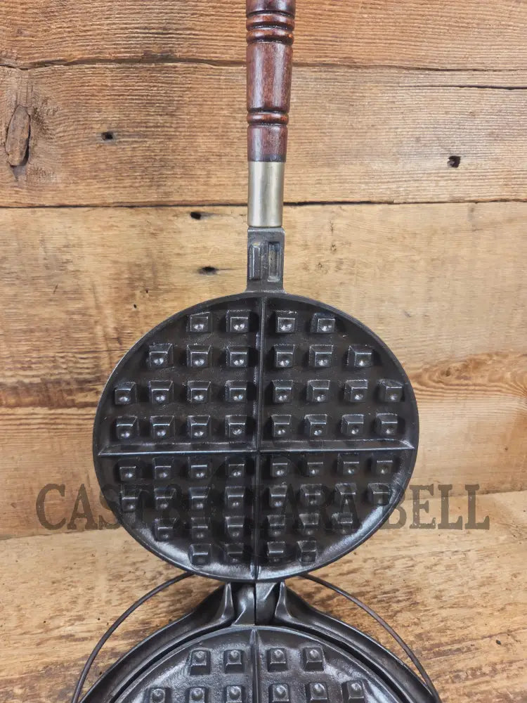 Whoa!! 1910’s Early Wagner Mfg Co. Sidney O #8 Waffle Iron with Short Base - Waffle Iron
