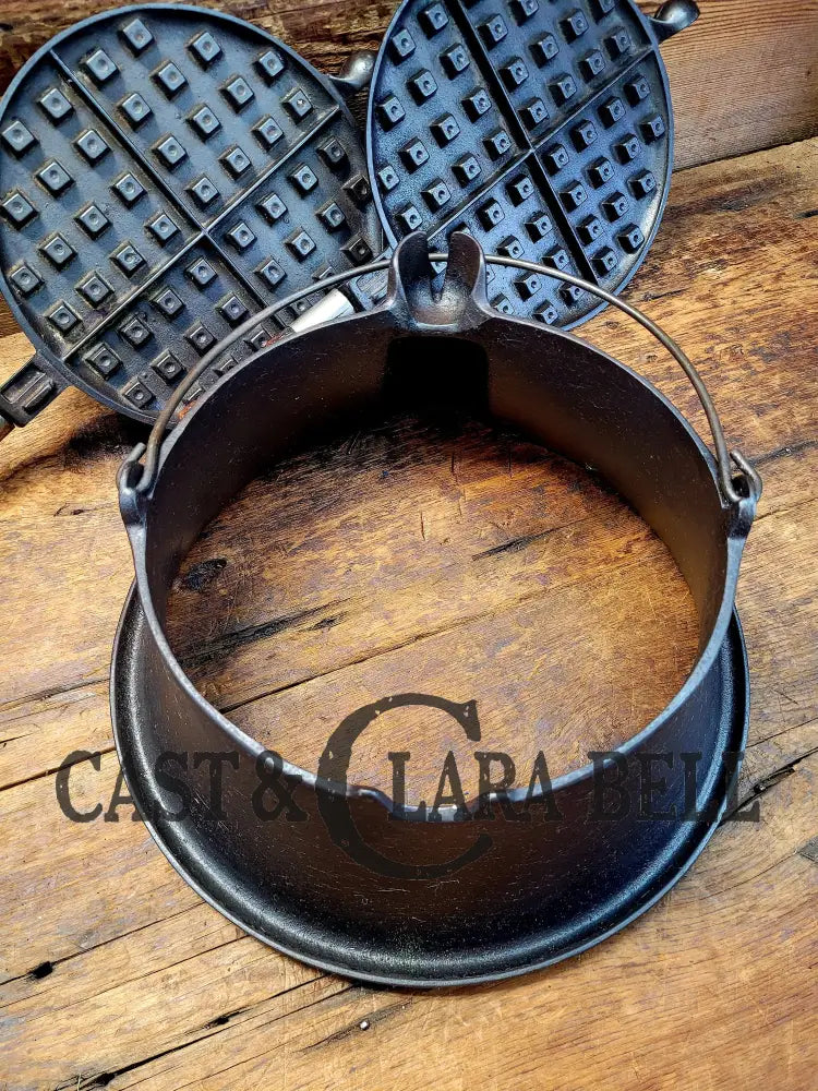 Whoa!! 1910βS Early Wagner Mfg Co. Sidney O #8 Waffle Iron With Tall Base!