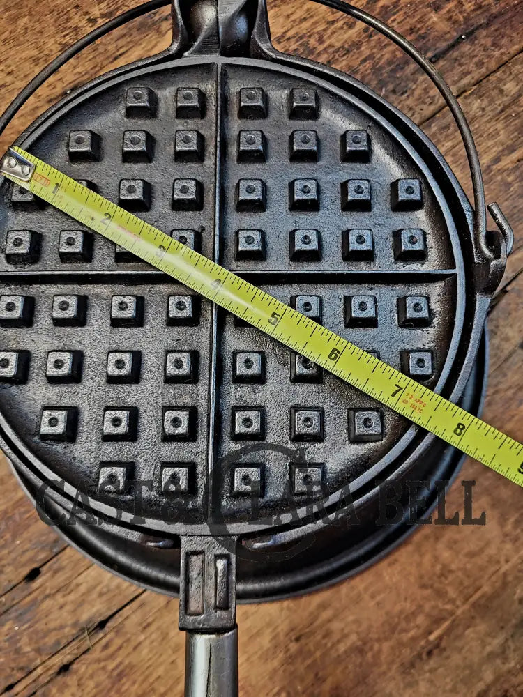 Whoa!! 1910βS Early Wagner Mfg Co. Sidney O #8 Waffle Iron With Tall Base!