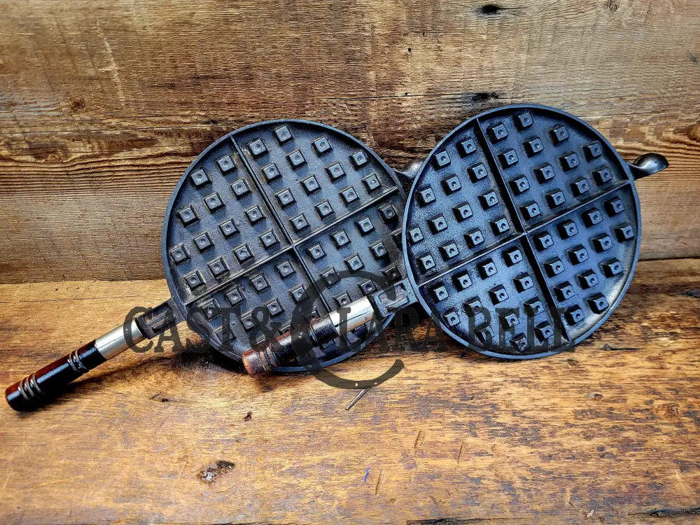 Whoa!! 1910βS Early Wagner Mfg Co. Sidney O #8 Waffle Iron With Tall Base!