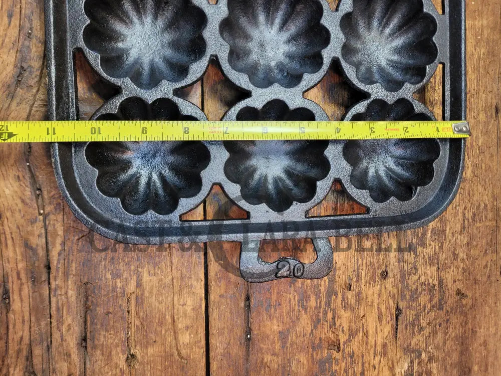 Whoa!! Gorgeous Lodge 12 #20 Open Frame Cast Iron Turk Head Gem Pan. Awesome Gift! Bakeware