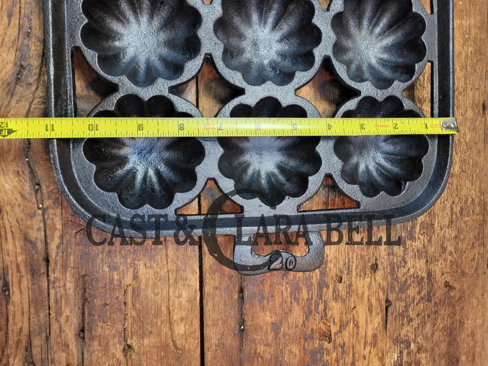 Whoa!! Gorgeous Lodge 12 #20 Open Frame Cast Iron Turk Head Gem Pan. Awesome Gift! Bakeware