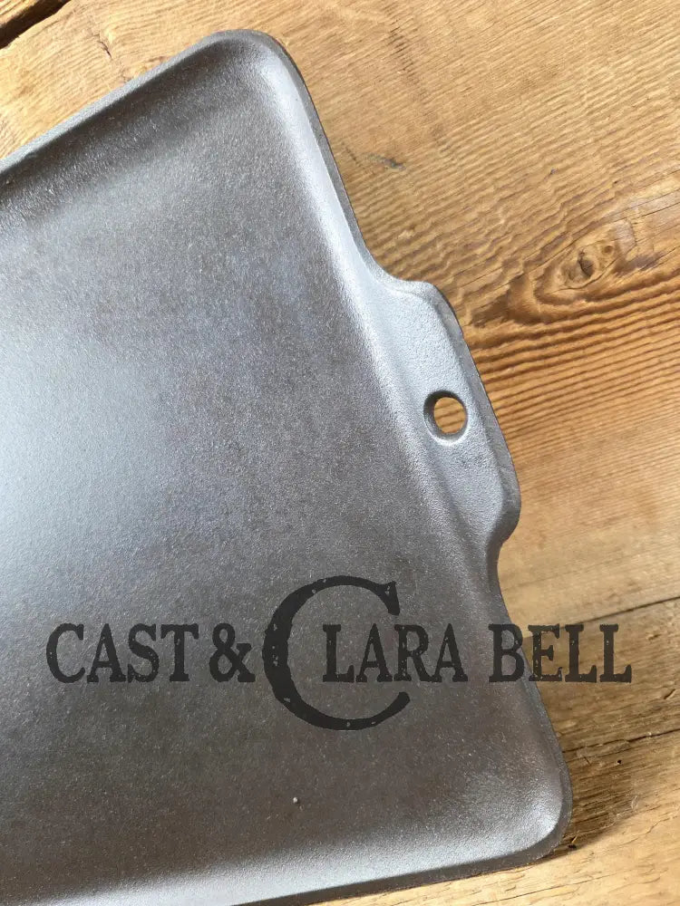 Whoa!! THE hard to find Griswold ’Cookie Sheet’ Grill Pan. P/n 1103. Also known as the Griswold Cast Iron Grill. Griddle