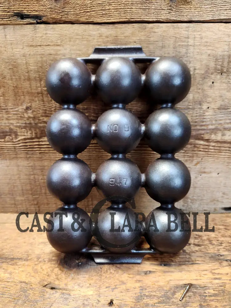 Wonderful Gift Idea Or Treat For Yourself! 1920βS Griswold 12 Cup Brownie Pan P/N 947. Variation