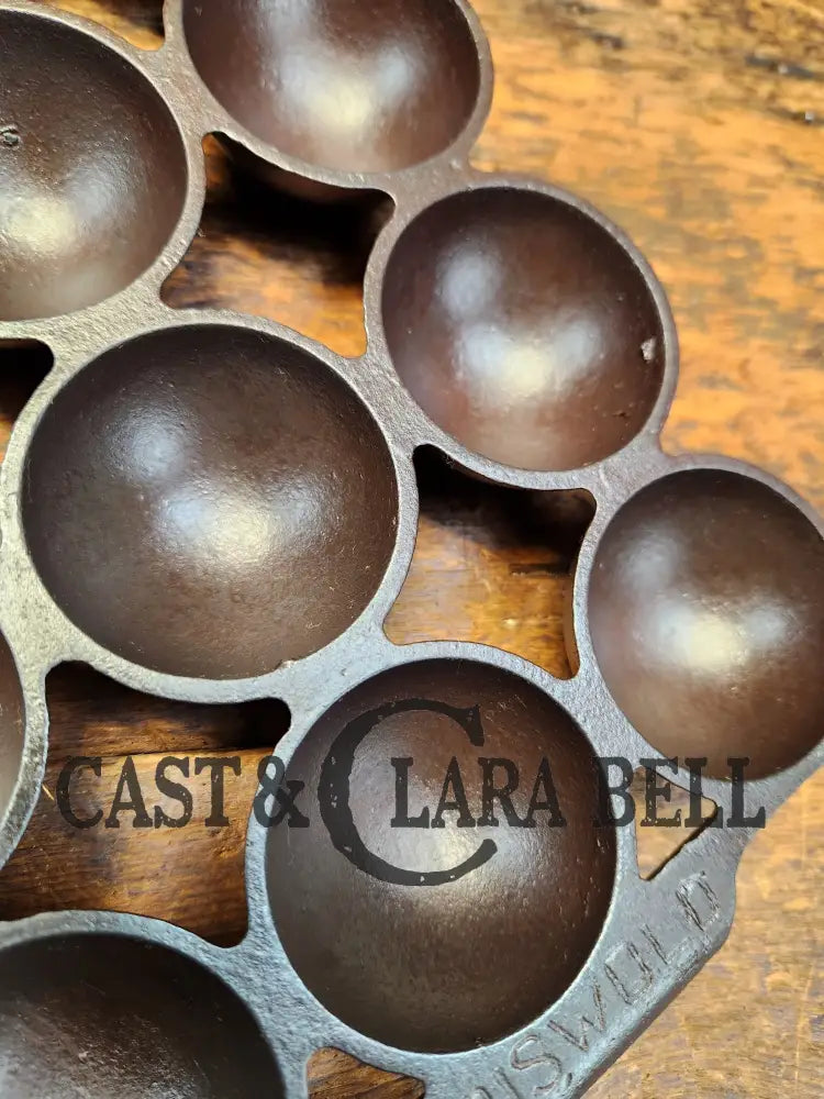 Wonderful Gift Idea Or Treat For Yourself! 1920βS Griswold 12 Cup Brownie Pan P/N 947. Variation