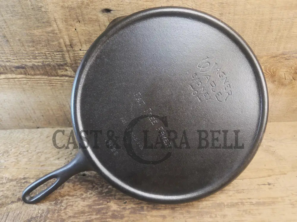 Wonderful utility griddle! Wagner Ware Fat Free Fryer skillet griddle with rim drain 1102 E. Perfect for pancakes or