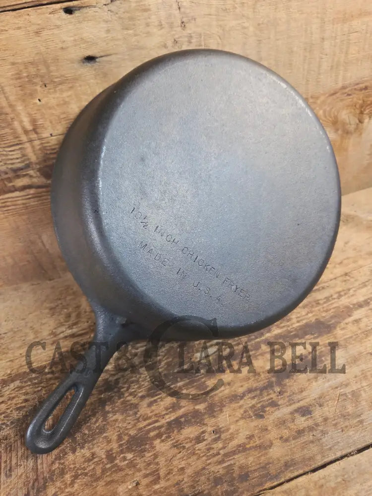 Workhorse Fryer! 1940’s Wagner #8 Cast Iron DEEP Skillet 10 1/2 inch Skillet with helper tab. Chicken Fryer SC24