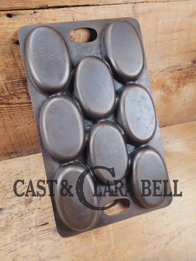 Wow! 1900’s Bridge Beach & Company #2 oval style gem pan. Priced to sell for small crack perfect for baking still after