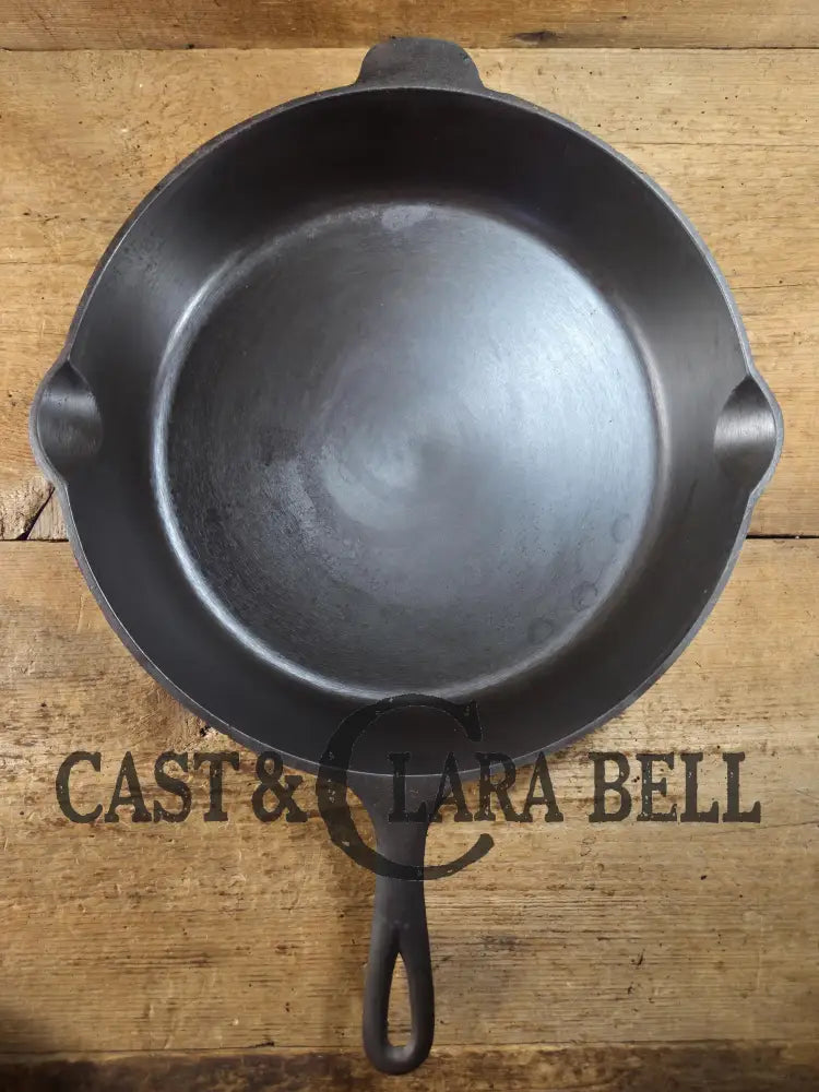 Wow. 1910-20’s era Lodge #12 Cast Iron Skillet with Single Notch Heat Ring. HUGE and perfect for large batch cooking