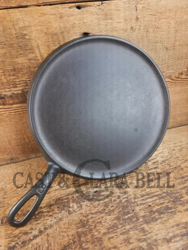 Wow 1910’s era Erie (Griswold) #8 Round Griddle 738 B. Bracing design and FULL Erie PA USA Griddle