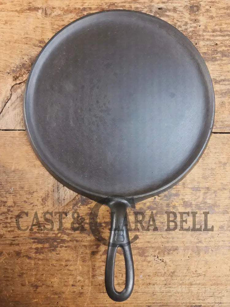 Wow 1910’s era Erie (Griswold) #8 Round Griddle 738 B. Bracing design and FULL Erie PA USA Griddle