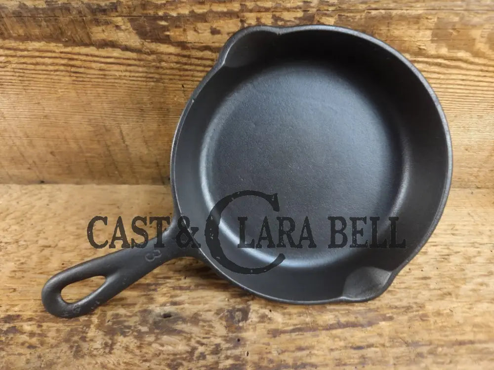 Wow Beautiful #3 Ozark (St. Louis MO) cast iron skillet. Beautiful! Skillet