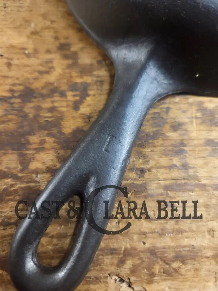 Wow Beautiful #3 Ozark (St. Louis MO) cast iron skillet. Beautiful! Skillet