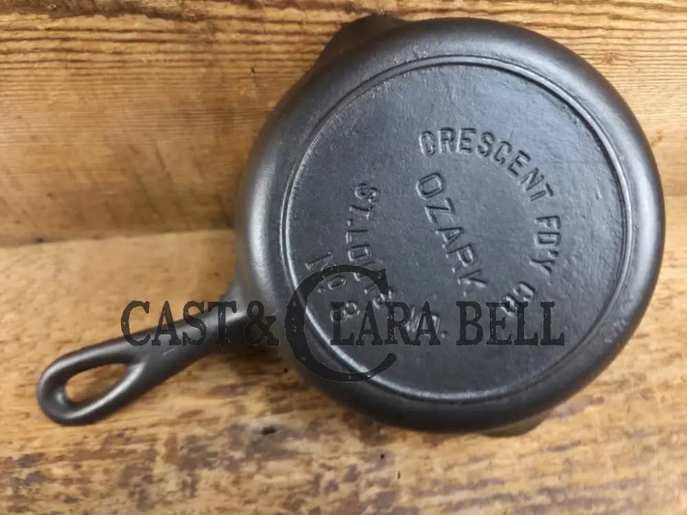 Wow Beautiful #3 Ozark (St. Louis MO) cast iron skillet. Beautiful! Skillet