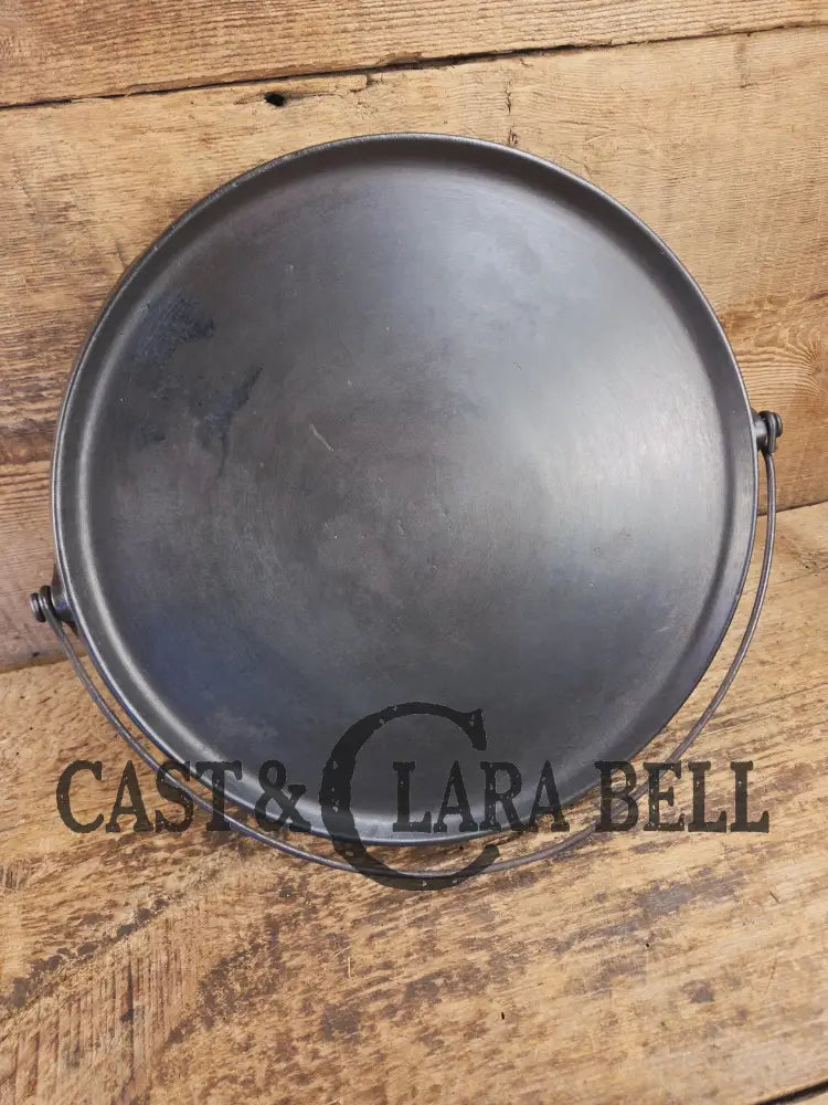 WOW! Beautiful hard to find FIRST series Wagner Block logo #12 Round Griddle with Bail. Great for pizzas pancakes or