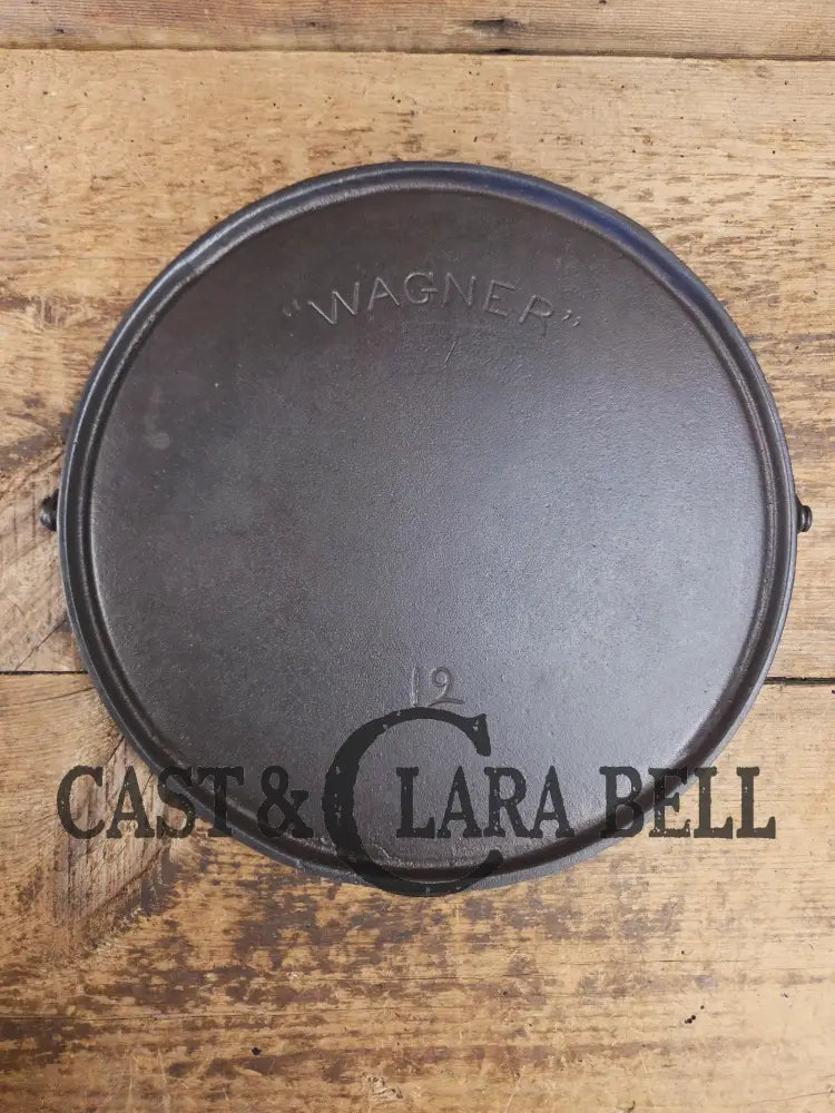 WOW! Beautiful hard to find FIRST series Wagner Block logo #12 Round Griddle with Bail. Great for pizzas pancakes or