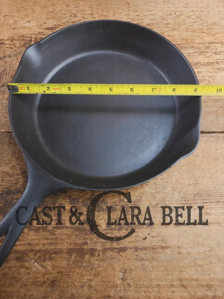 Wow! Beautiful piece! 1920βs dual logo Favorite Piqua / Miami #7 cast iron Skillet with Heat Ring Skillet