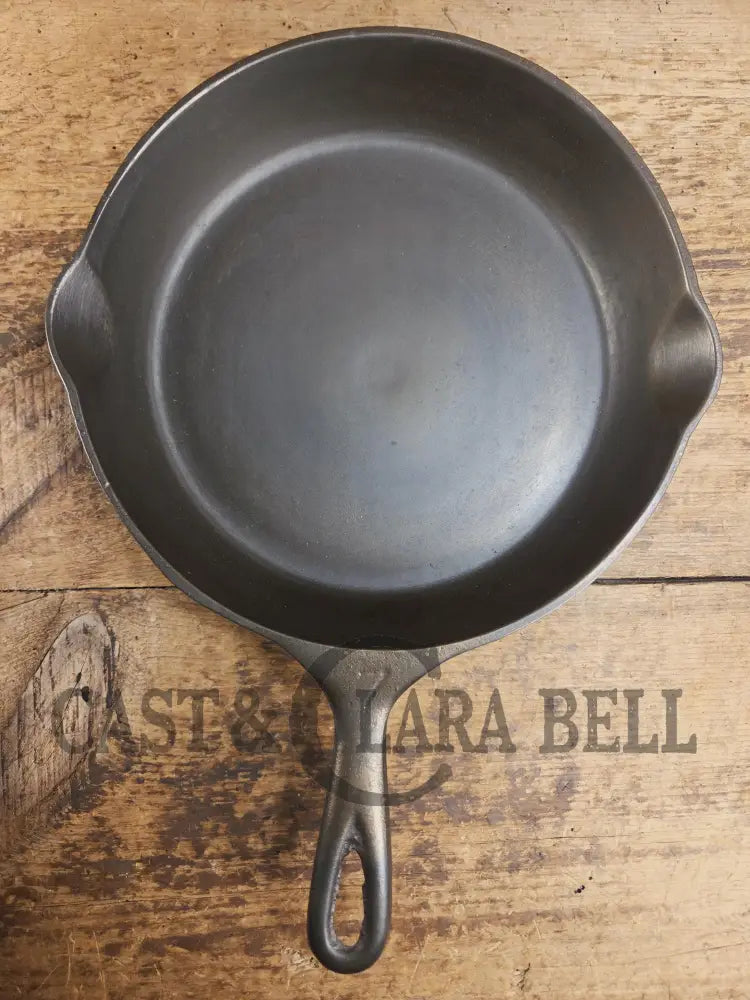 Wow Great daily user! Southern ’Mystery’ #7 Skillet. Handles beautifully fantastic pan to own! SC24 Skillet