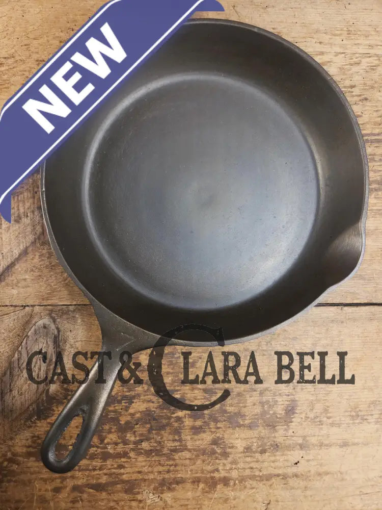 Wow Great daily user! Southern βMysteryβ #7 Skillet. Handles beautifully fantastic pan to own! SC24 Skillet