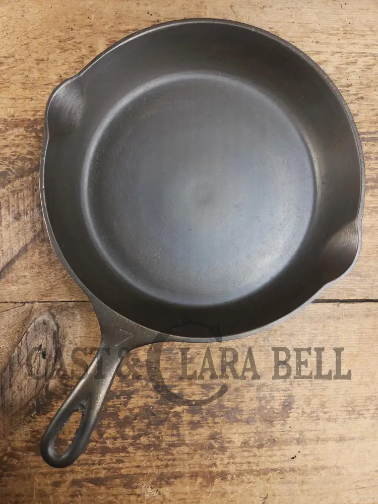 Wow Great daily user! Southern ’Mystery’ #7 Skillet. Handles beautifully fantastic pan to own! SC24 Skillet