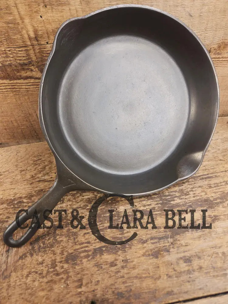 Wow Great daily user! Southern ’Mystery’ #7 Skillet. Handles beautifully fantastic pan to own! SC24 Skillet