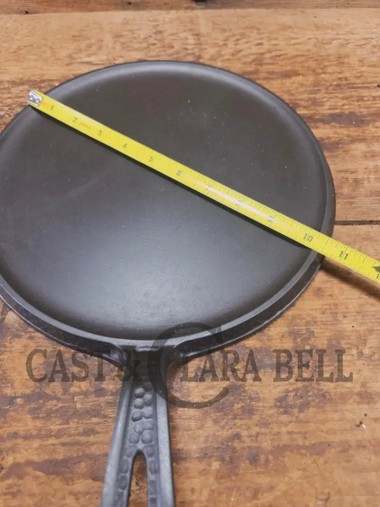 WOW! Griswold hammered #9 #2039 Small Block Round Griddle. The gift for someone special - Griddle