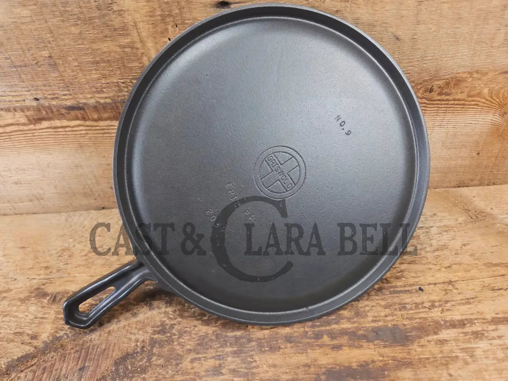 WOW! Griswold hammered #9 #2039 Small Block Round Griddle. The gift for someone special - Griddle