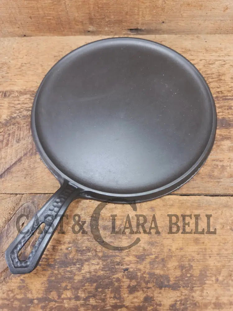 WOW! Griswold hammered #9 #2039 Small Block Round Griddle. The gift for someone special - Griddle