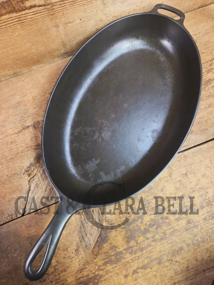 Wow! Hard to Find 1920βs Griswold #15 Oval Fish Skillet. Conversation starter and super unique for creative cooking