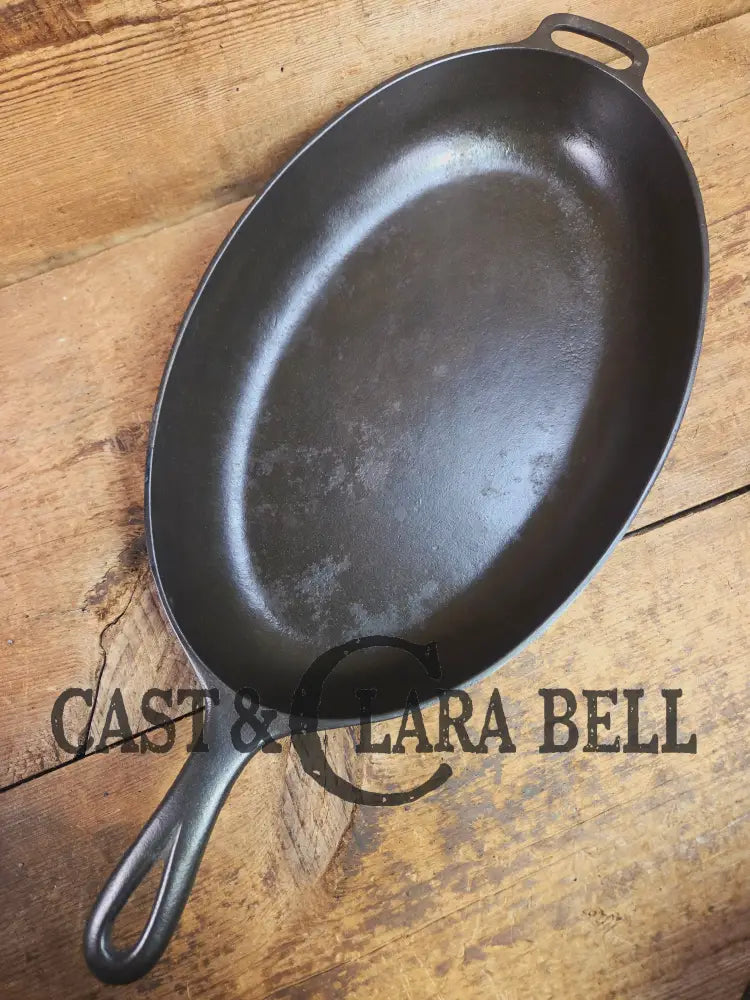 Wow! Hard to Find 1920βs Griswold #15 Oval Fish Skillet. Conversation starter and super unique for creative cooking