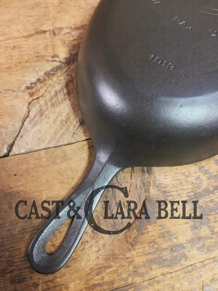 Wow! Hard to Find 1920βs Griswold #15 Oval Fish Skillet. Conversation starter and super unique for creative cooking