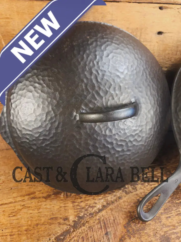 WOW! Harder to find 1930’s Wagner #8 DEEP skillet with matching lid! Not see often and with beautiful Hammered Finish