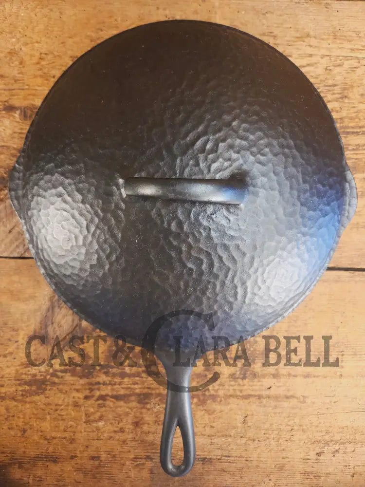 WOW! Harder to find 1930’s Wagner #8 DEEP skillet with matching lid! Not see often and with beautiful Hammered Finish