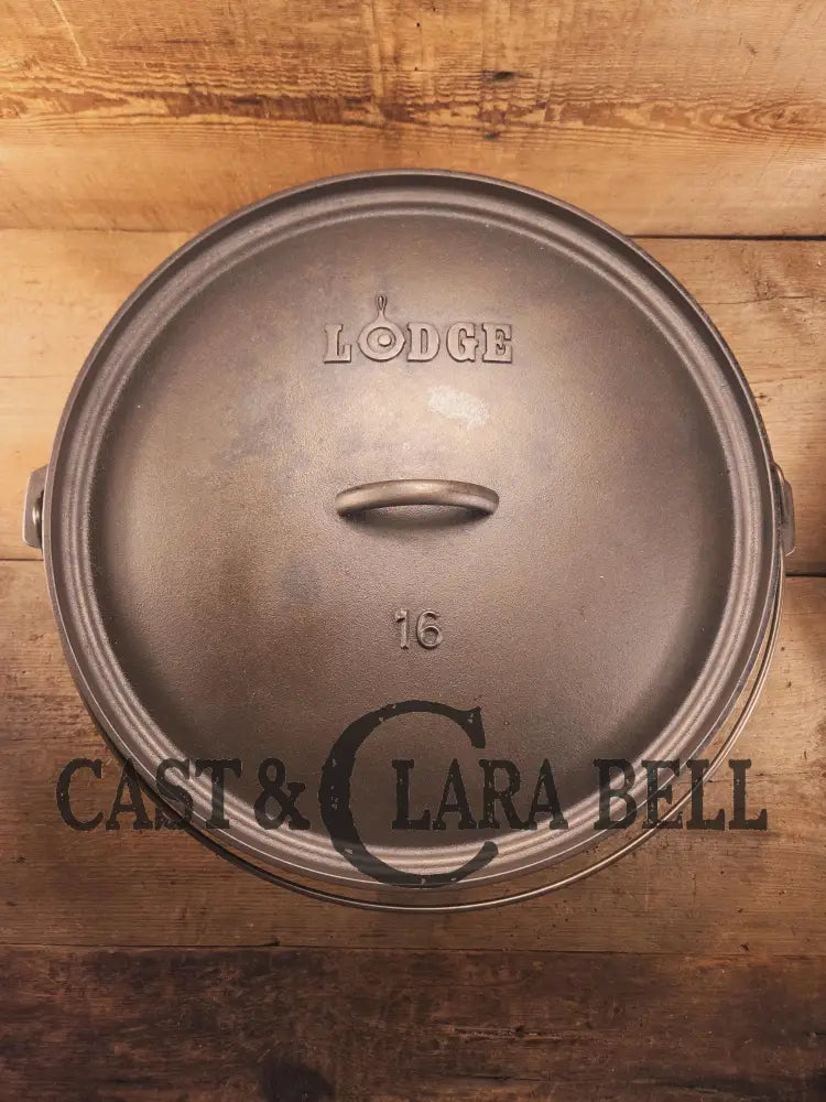 Wow! HTF huge DISCONTINUED #16 Lodge Camp Stove. Enormous & perfect for braising large cuts of meat stews etc. Coal