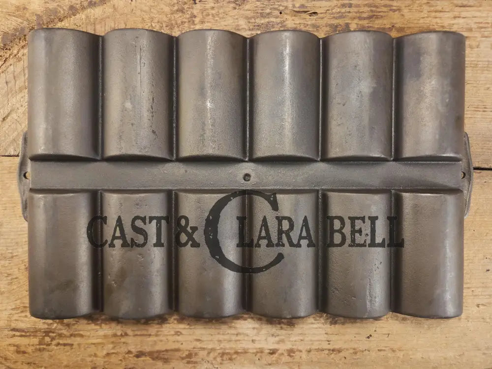 WOW. Late 1800βs Barstow LARGE No. 15 French Roll Bread 12 cup. Providence R.I. made. Makes amazing muffins and small