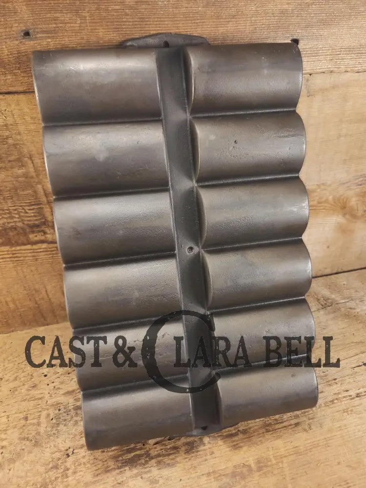 WOW. Late 1800βs Barstow LARGE No. 15 French Roll Bread 12 cup. Providence R.I. made. Makes amazing muffins and small