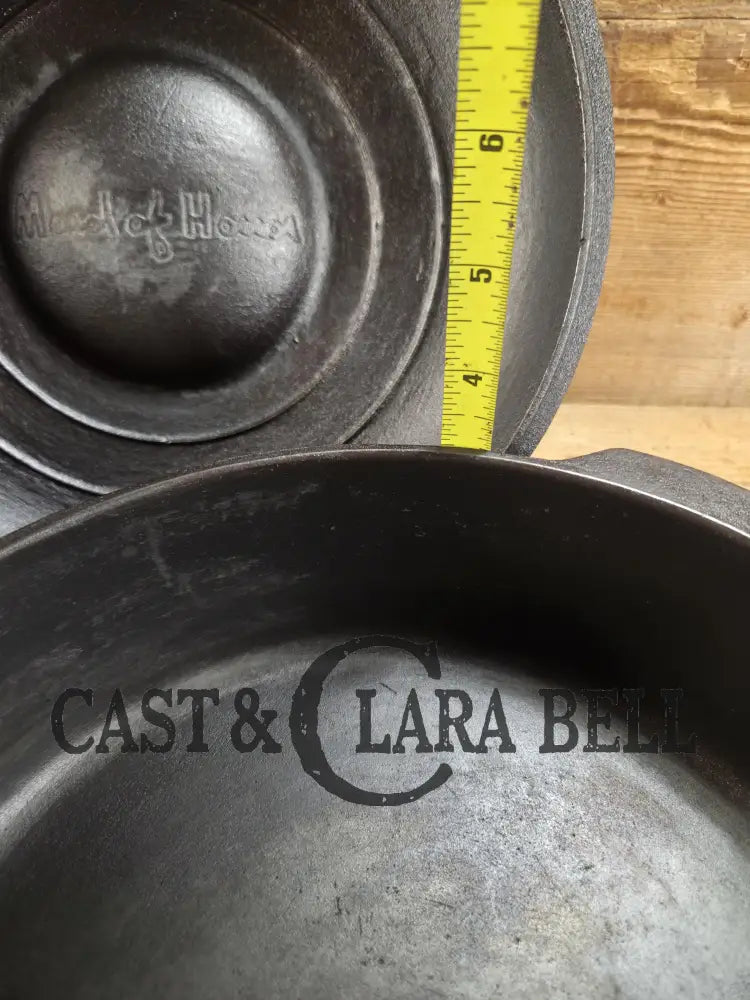 WOW! Maid of Honor (Lodge?) #8 DEEP skillet with matching lid. Hard to find awesome design! Skillet