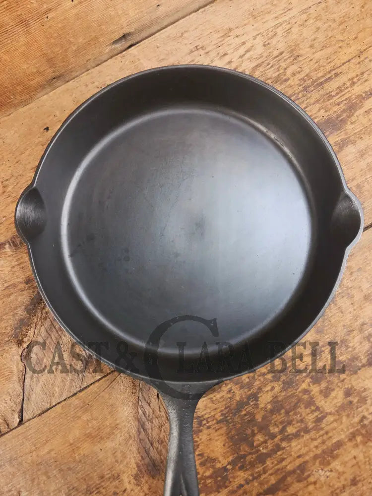 WOW! Maid of Honor (Lodge?) #8 skillet. Hard to find awesome design! - Skillet