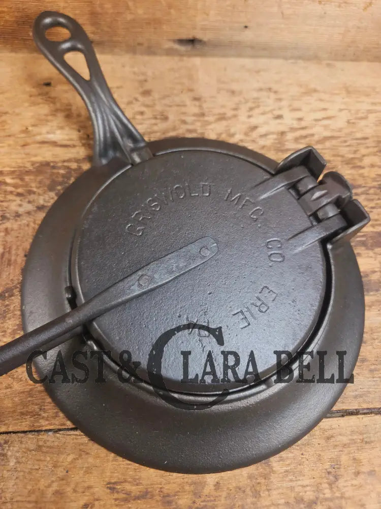 WOW. Mint Condition and Scarce to find as a complete set. 1890’s Griswold Pizzelle wafer iron. Absolutely gorgeous