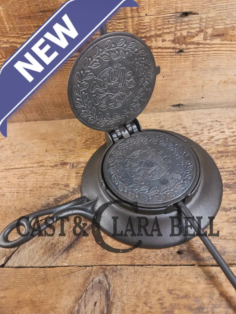 WOW. Mint Condition and Scarce to find as a complete set. 1890βs Griswold Pizzelle wafer iron. Absolutely gorgeous
