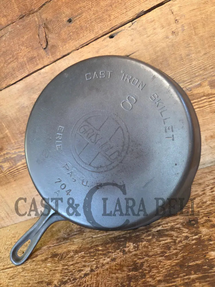 Wow unique!! Not seen often Griswold #8 Skillet with Slant Logo and Smooth Bottom! 704 - Skillet