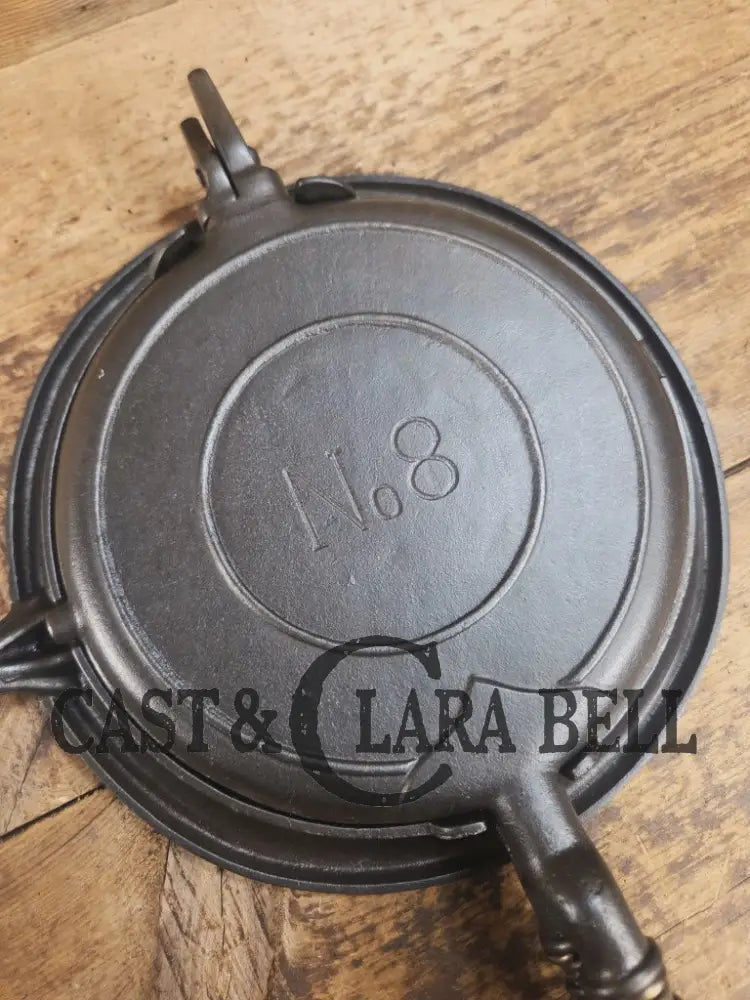 WOW VERY cool and tough to find! Early 1900βs Fanner Mfg Co No. 8 Crescent Cast Iron Waffle Maker with Low Base. Harder
